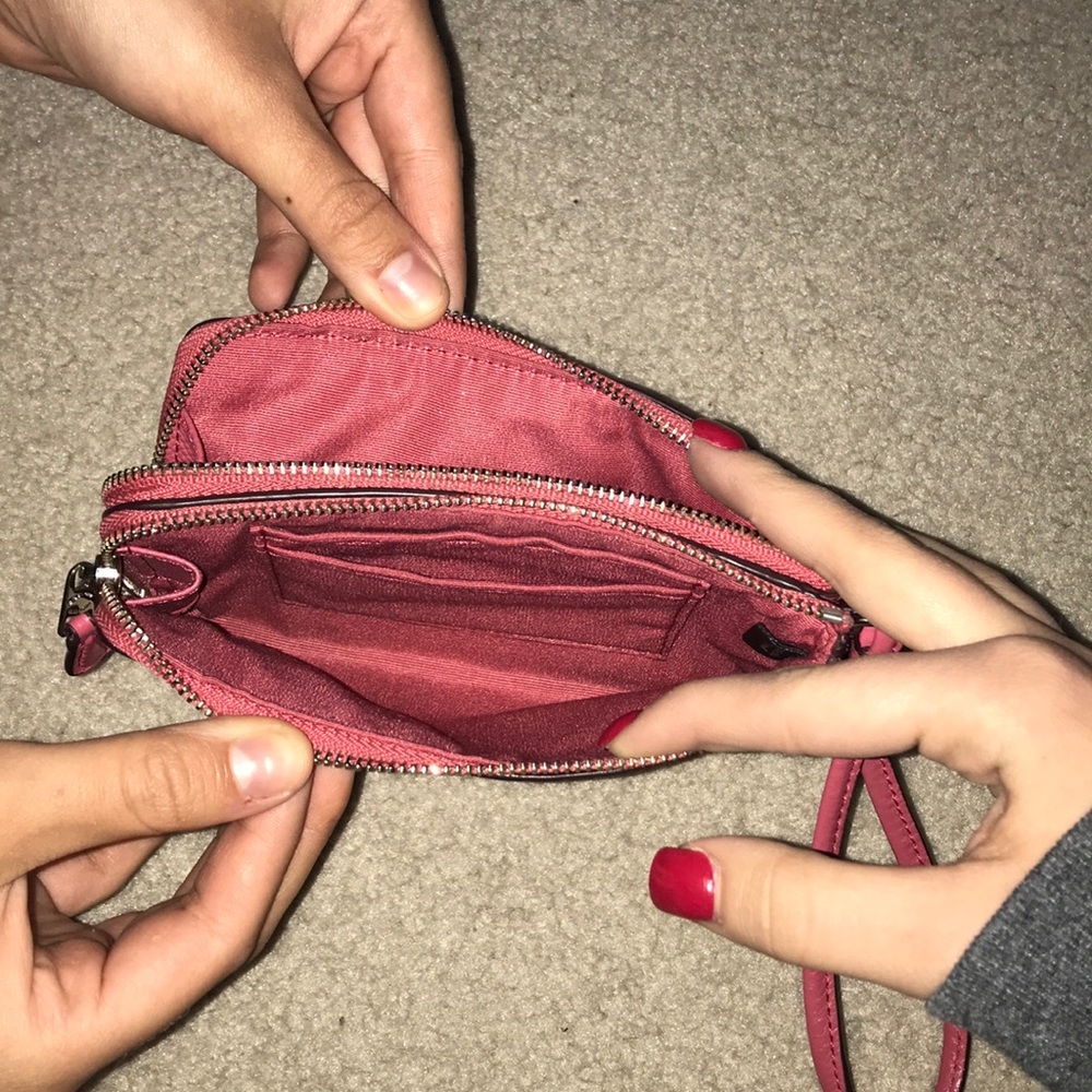 COACH wristlet/wallet - Picture 4 of 4